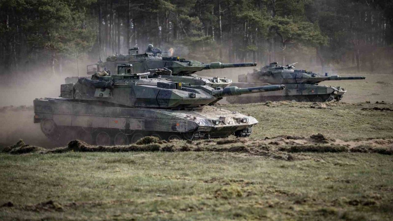 Estonya Savunma Bakanlığı: "B sınıfı ehliyeti olanların tank kullanmalarına izin verilsin"