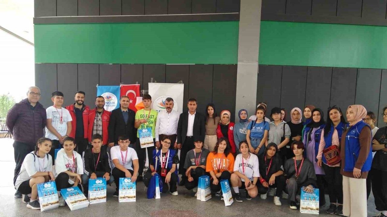 Gençlik merkezi üyeleri oryantiring de yarıştı