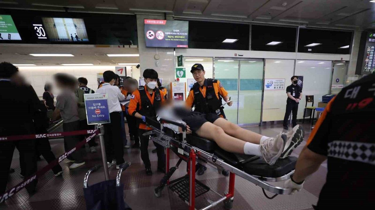 Güney Kore’de uçuş sırasında kapıyı açan yolcu gözaltına alındı