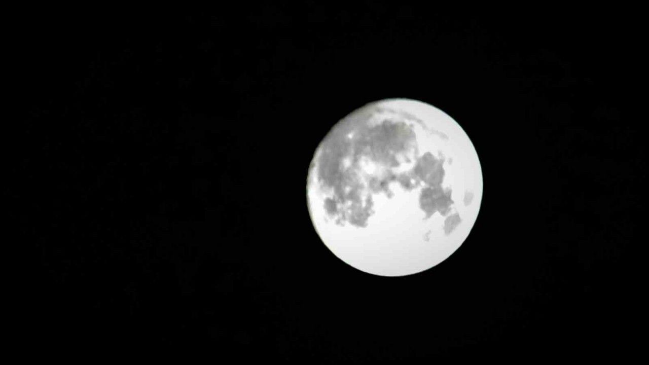 ‘Süper Ay’ Çankırı’da geceyi aydınlattı