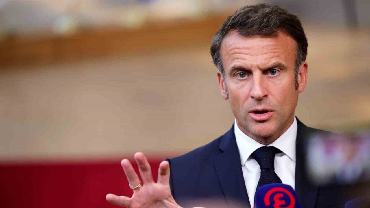 Macron: “Büyükelçimiz Nijer’de rehin tutuluyor”