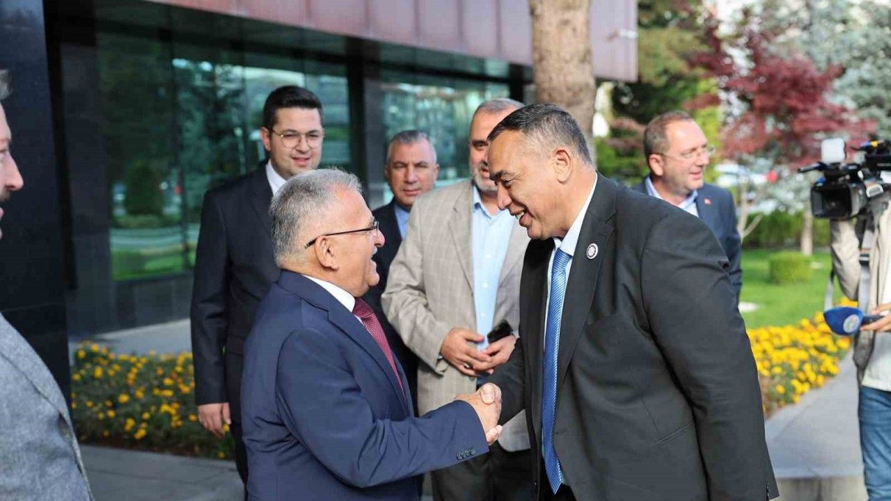 Kardeş şehir Misrata’nın belediye başkanı ve heyetinden Başkan Büyükkılıç’a ziyaret