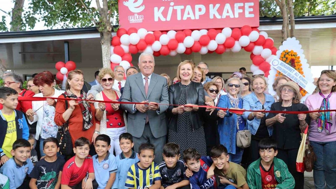 Efeler’de 13’üncü Kitap Kafe Kardeşköy Mahallesi’nde açıldı