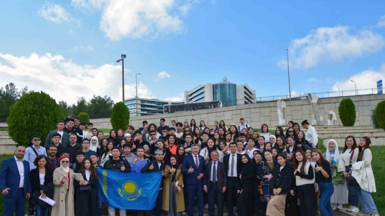 Kazakistan Cumhuriyeti Antalya Başkonsolosu Kanafeyev’den MSKÜ’ye ziyaret