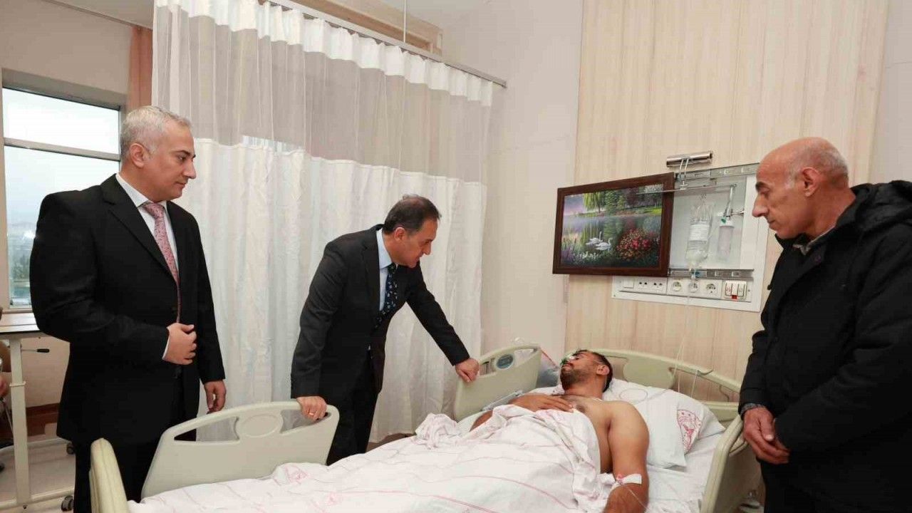 Vali Usta hastanede yaralıları ziyaret etti