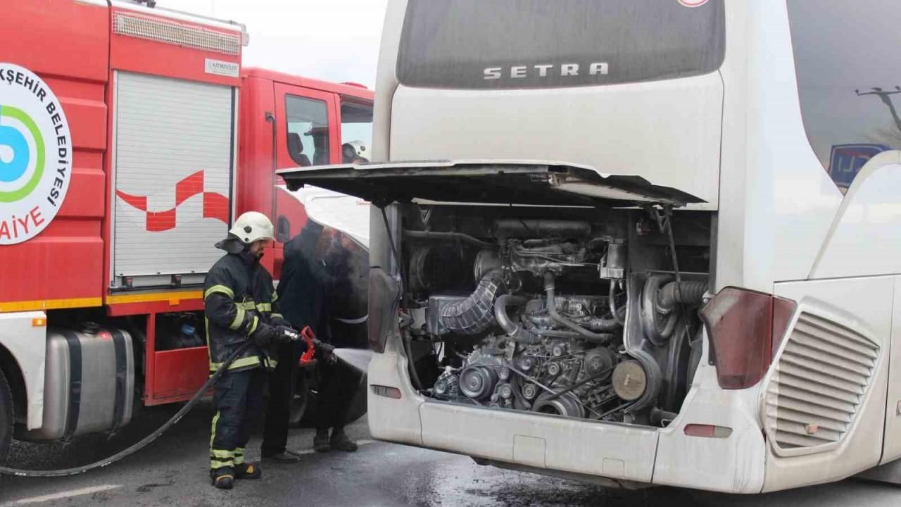 Tamire giden yolcu otobüsünde yangın çıktı