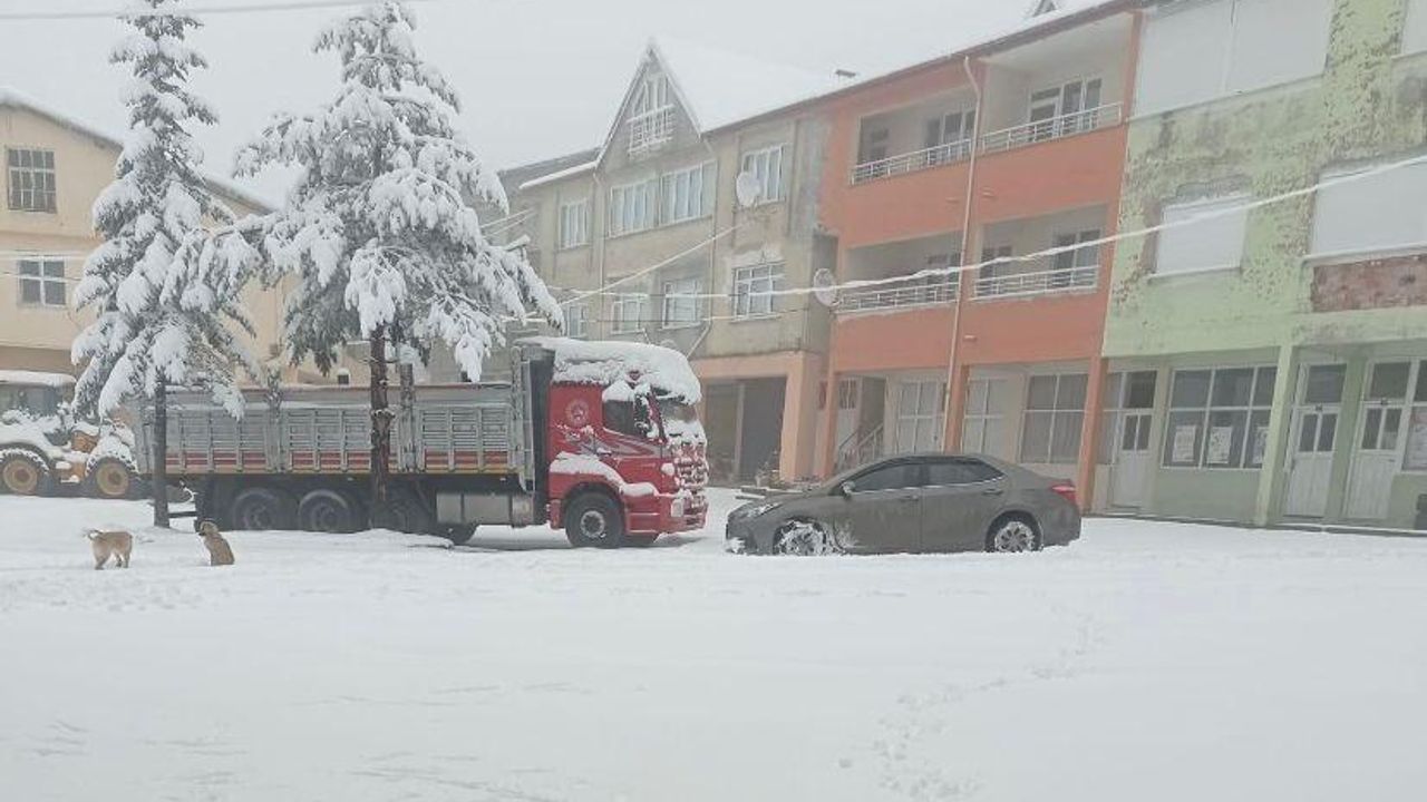 Zonguldak’ın yüksek kesimlerinde kar etkisini sürdürüyor