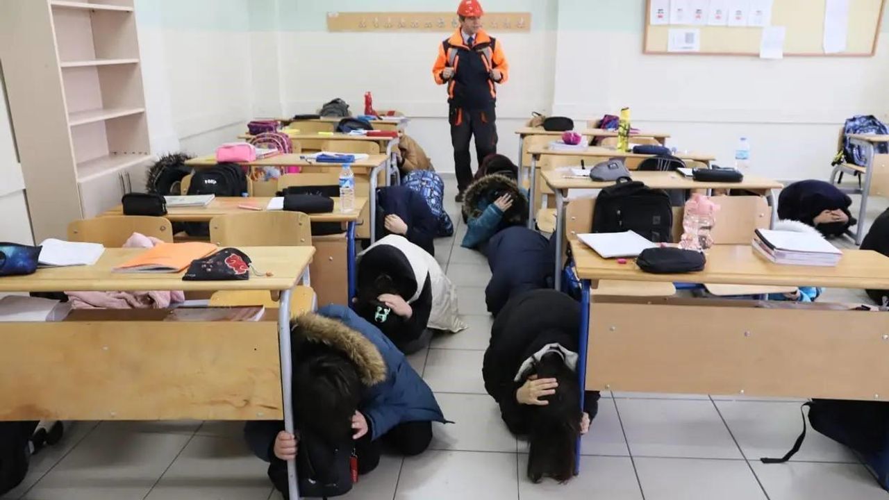 Bayburt’ta deprem farkındalık eğitimleri ve tatbikatlar devam ediyor