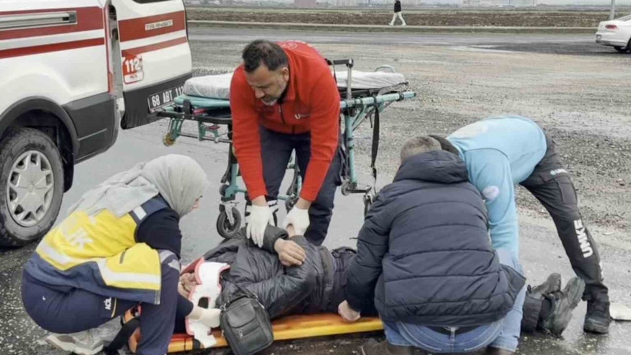 Aksaray'da Motosiklet ve Otomobil Trafik Kazasında Çarpıştı