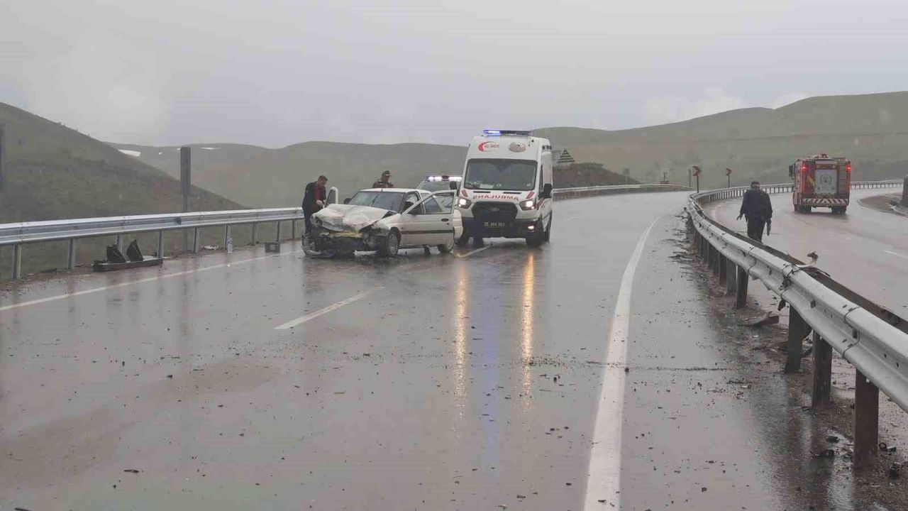 Erzincan- Erzurum karayolunda Feci Kaza