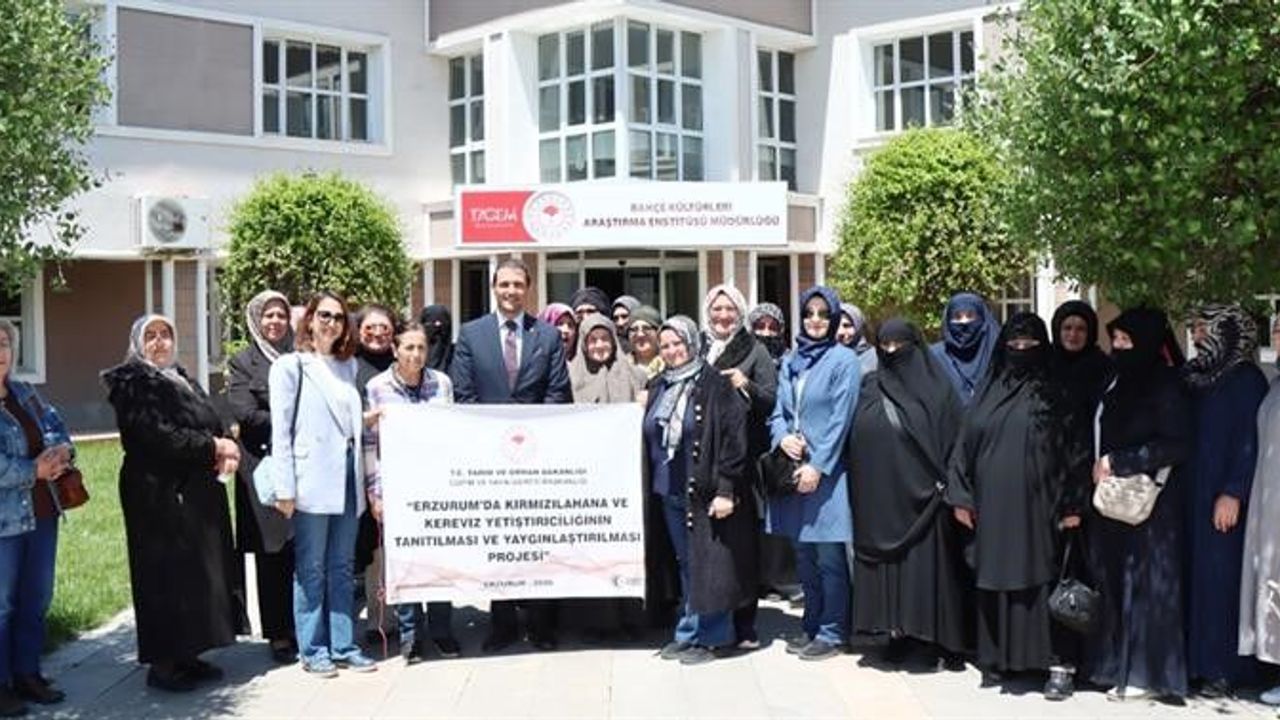 Erzurumlu kadın çiftçilerden Erzincan'a çıkarma