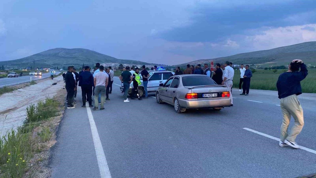 Otomobil ile Motosiklet Çarpıştı: 1 Ölü