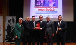 14`üncü Başöğretmen Atatürk Onur Ödülü sahibini buldu