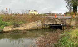 Selden zarar gören köprü yenileniyor