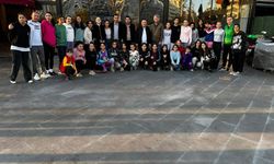 Bağlar Belediyespor’un yıldız voleybolcuları Diyarbakır şampiyonu