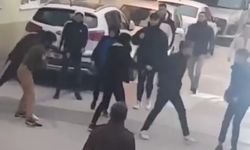 Bursa’da liseli gençlerin kavgası kamerada
