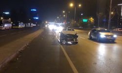 Kadıköy D-100 Kara Yolu’nda 2 araç çarpıştı
