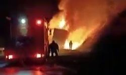 Karaman’da kaza yapan tır alev alev yandı
