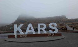 Kars’ta kartpostallık sis manzarası