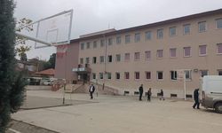 Sarıgöl’de okullara basketbol potaları yerleştirildi