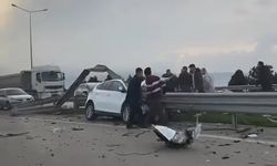 Bursa’da otomobil bariyerlere ok gibi saplandı: 1 ölü