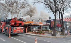 Florya’da restoranın bacasındaki yangın yan restorana sıçradı