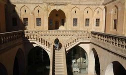 Kadim şehir Mardin’in tarihi taş yapıları mimarisiyle dikkat çekiyor