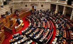 Yunanistan’da muhalefetten hükümete dinleme skandalı hakkında gensoru önergesi