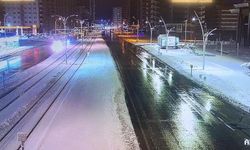 Gaziantep karla mücadeleyi gece de sürdürdü