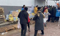 Aksaray’dan deprem bölgesine 20 tır yardım