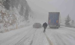 Antalya Alacabel’de kar ve tipi etkili oluyor