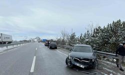 Buzlanan yollarda çok sayıda kaza meydana geldi