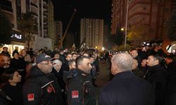 Cumhurbaşkanı Erdoğan, Adana’da depremzedelere moral verdi
