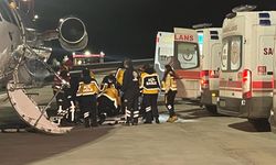 Depremde yaralanan 4 kişi ambulans uçakla Ankara’ya getirildi