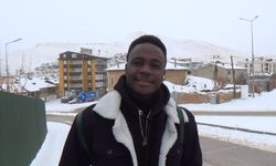 Ekvatorlu üniversite öğrencisi Bayburt soğuğu ve karlı havası karşısında şaşırdı