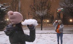 Elazığ’da yoğun kar yağışı etkili oldu, vatandaş doyasıya eğlendi