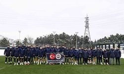 Fenerbahçe’den destek pankartı: ’Ülkemizin başı sağ olsun’