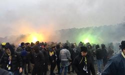 Fenerbahçeli taraftarlar TFF’yi protesto için Riva’ya akın etti