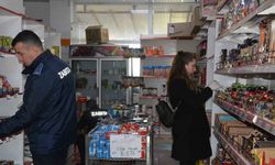 Lapseki Belediyesi Zabıta ekipleri marketlerde fiyat ve etiket denetimi yaptı