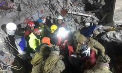 Malatya’da 45 saat sonra enkazdan 1 kişi daha sağ olarak kurtuldu