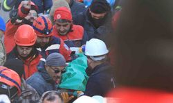 Malatya’da 81 saat sonra 72 yaşındaki depremzede enkazdan sağ kurtarıldı