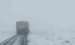Niğde’de kar yağışı sonrası kapanan köy yolları açılıyor