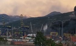 T70 yangın söndürme helikopterinin İskenderun Limanı’ndaki yangına müdahalesi devam ediyor