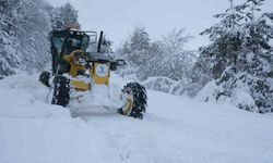 Tekkeköy’de karla mücadele hız kesmiyor