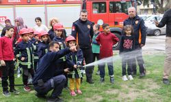 Manisa İtfaiyesi afetzede çocukları ağırladı
