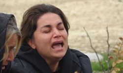 Acılı anne depremde kaybettiği oğlunun mezarı başında feryat etti
