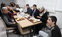 Erzincan'da depremzede vatandaşlarla iftar yapıldı