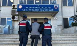 Antalya’da 413 aranan şahıs yakalandı