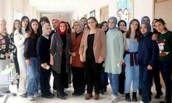 Türkiye’de çok fazla eşi bulunmayan bu sınıfta minik öğrencilere masal anlatılıyor