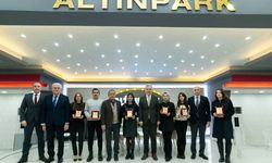 Erzincan'da Tanoğlu'nun Yemek Davetinde Yüksek Başarı Ödülleri Verildi!